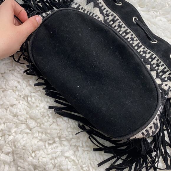 UnionBay Printed Western Style Fringe Purse Bucket Bag Crossbody Aztec Print Z38 - Picture 6 of 10